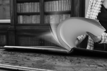 Il libro tra le mani